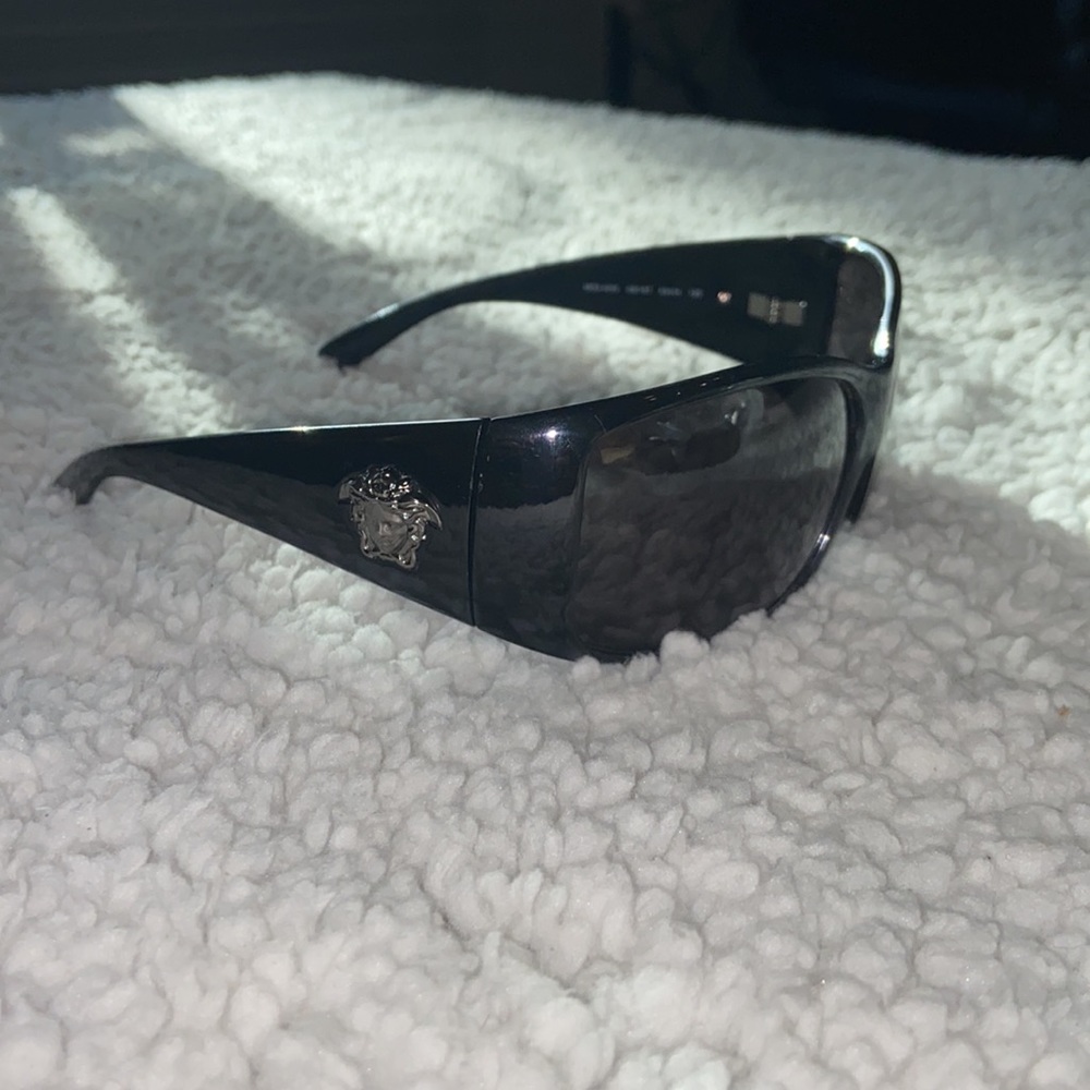 Authentic VERSACE Black Sunglasses 🌞